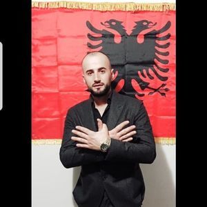 Meet your Posher, Gentjan